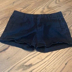 STYLUS size 6 flat front cute casual shorts in black.
